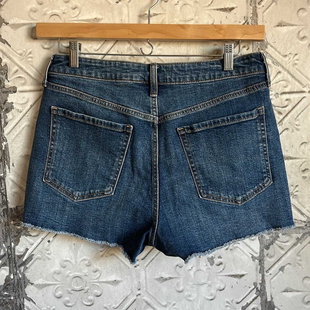 Old navy high rise shorts - Picture 4 of 5